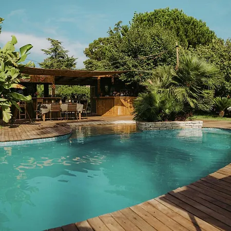 Luxury tent Yourte Jardin Exotique Piscine - Quatre Murs Et Un Toit *