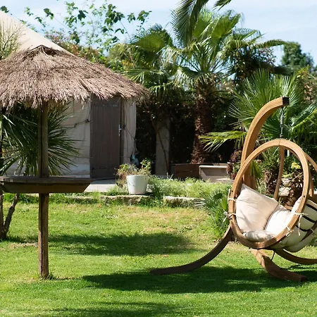 Yourte Jardin Exotique Piscine - Quatre Murs Et Un Toit Hyeres